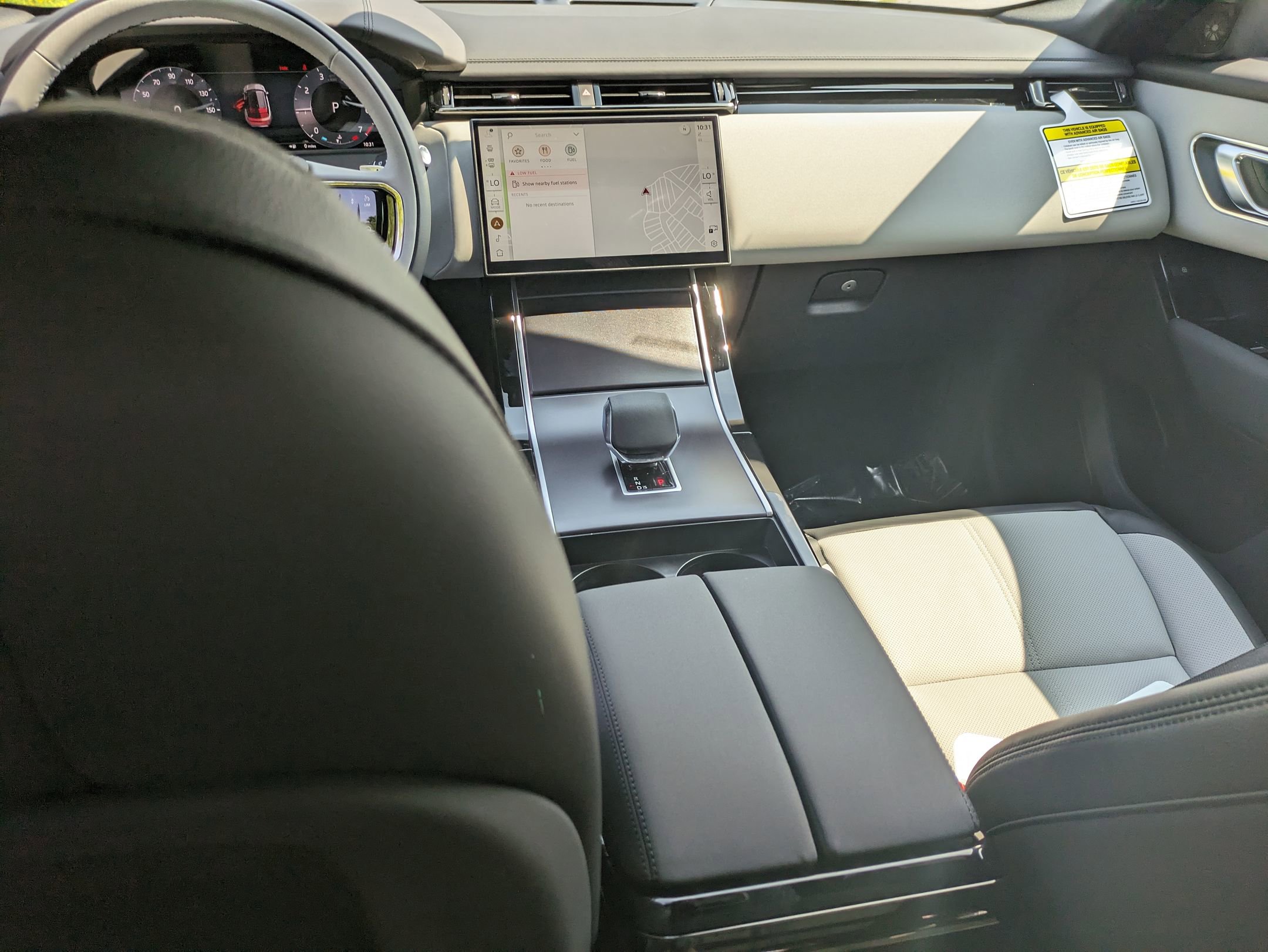 New 2026 Land Rover Range Rover Velar Dynamic SE image 23