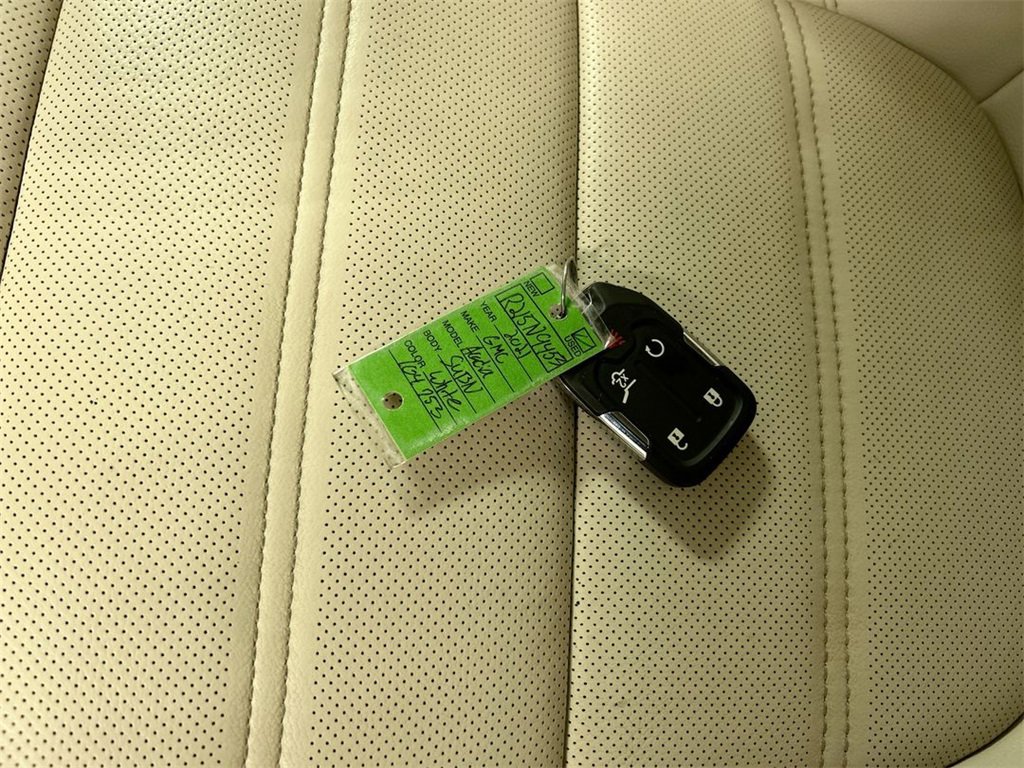 Used 2021 GMC Acadia Denali w/ Trailering Package image 11