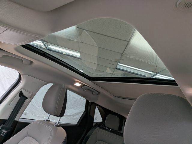 Certified 2022 Ford Escape SE w/ SE Sport Appearance Package image 15