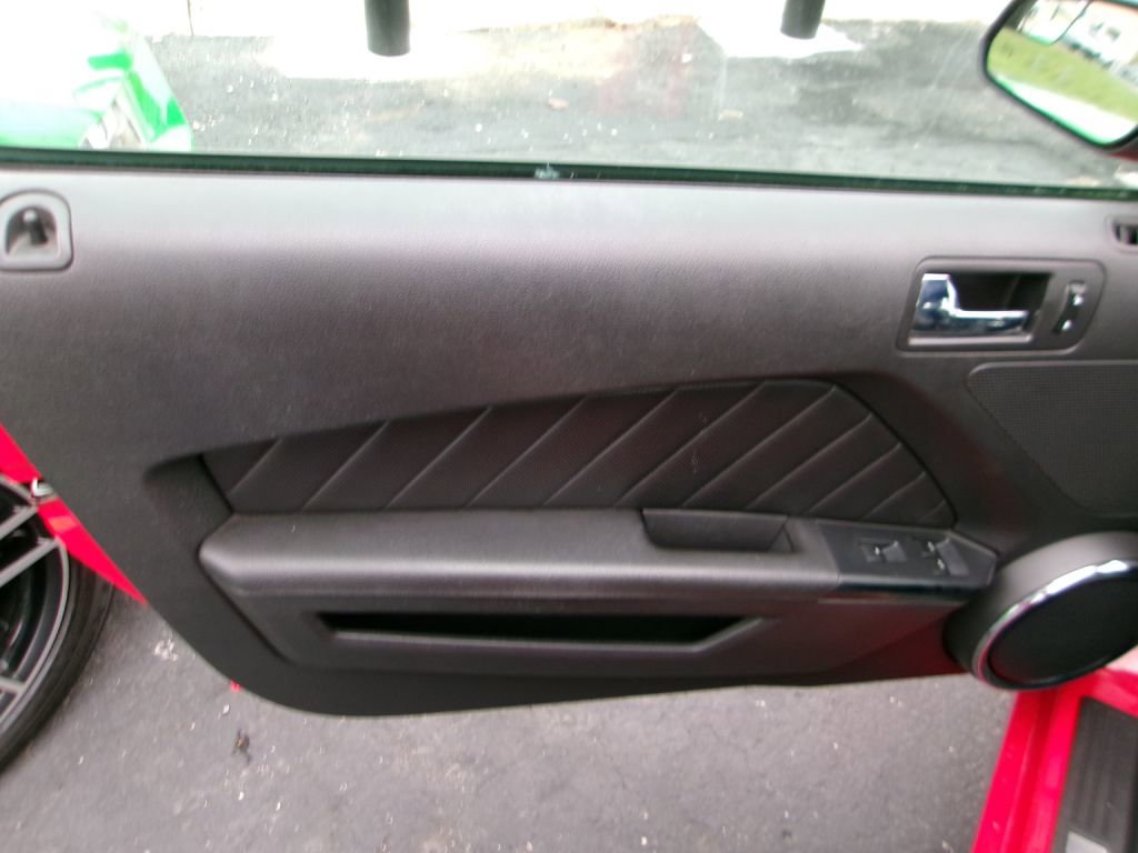 Used 2014 Ford Mustang Premium w/ Comfort Package image 7