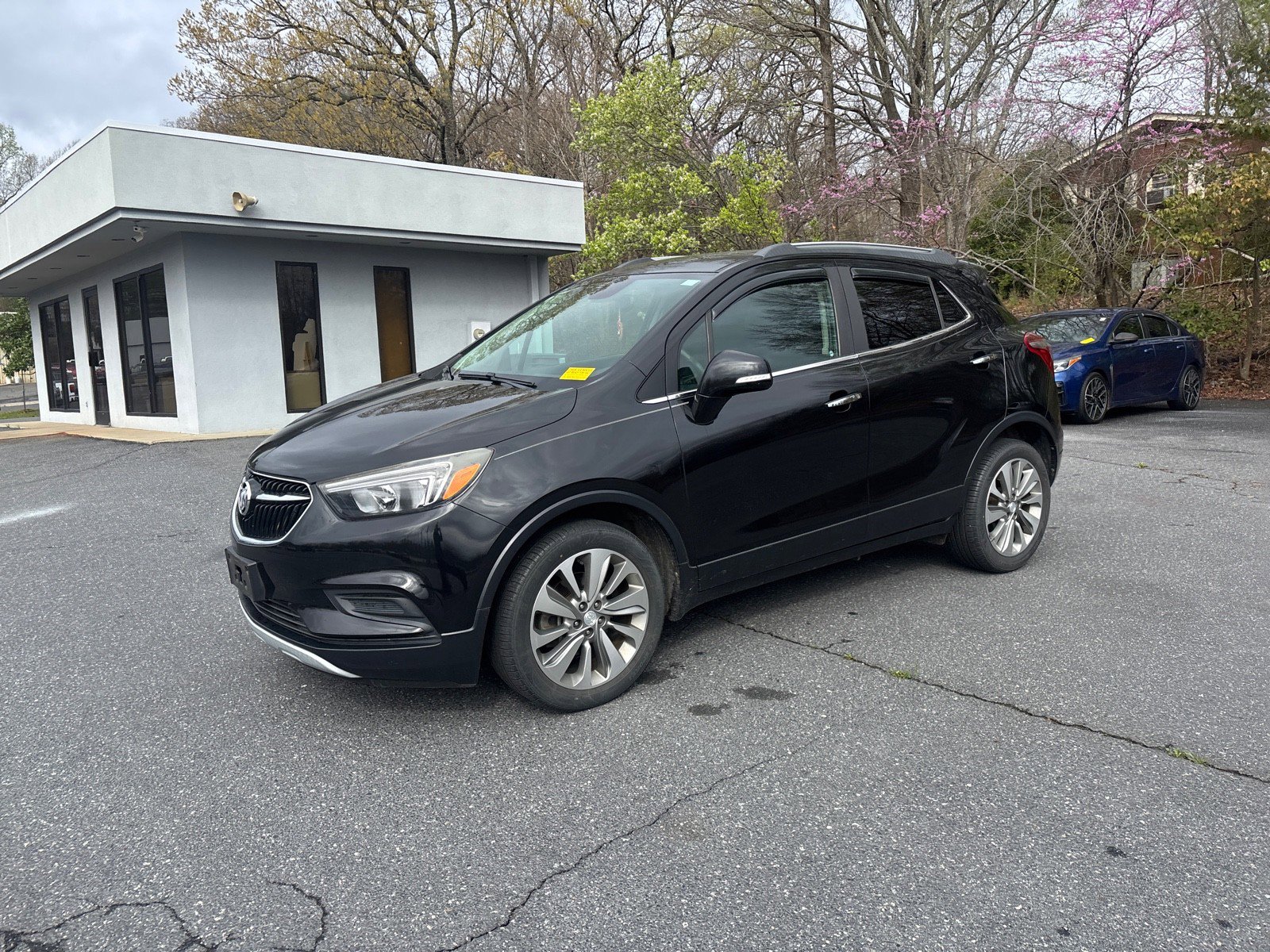 Used 2017 Buick Encore Preferred image 2