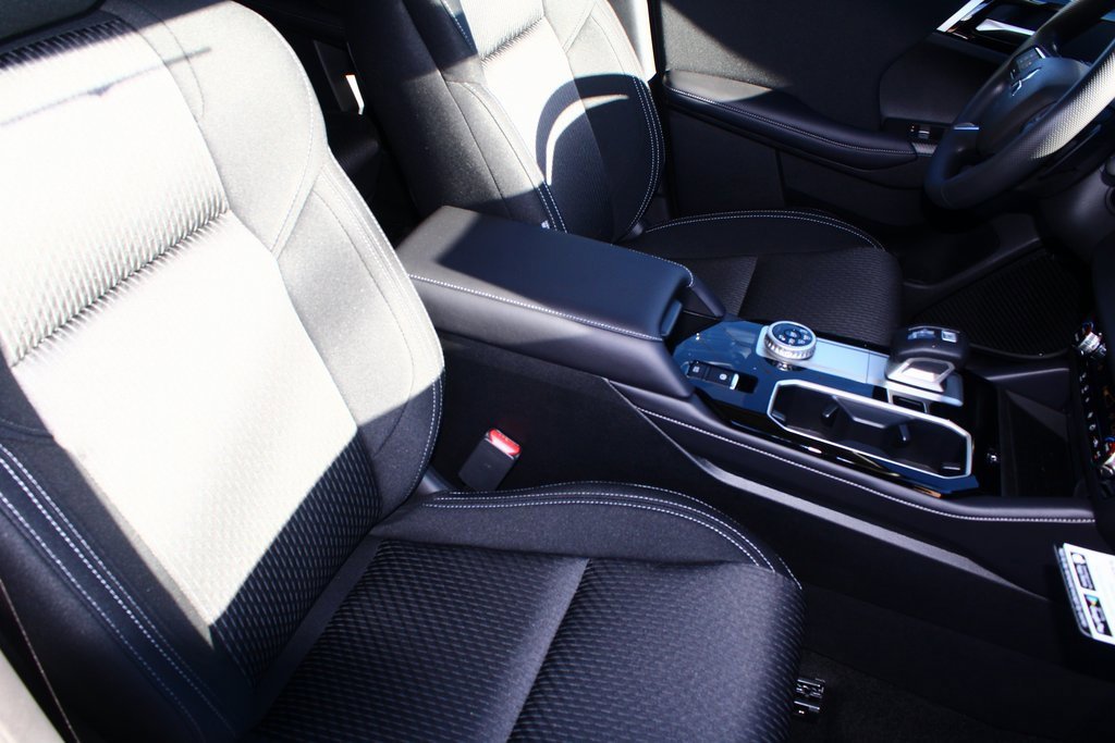 New 2026 Mitsubishi Outlander ES image 6