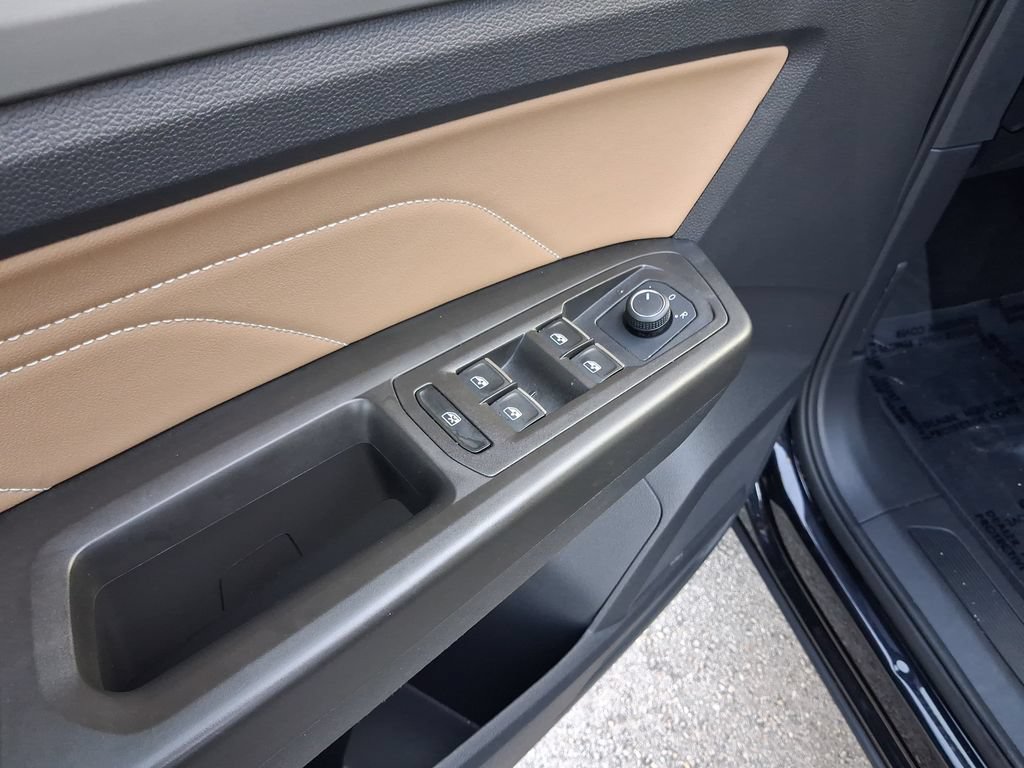 Used 2023 Volkswagen Atlas Cross Sport SE FWD image 16