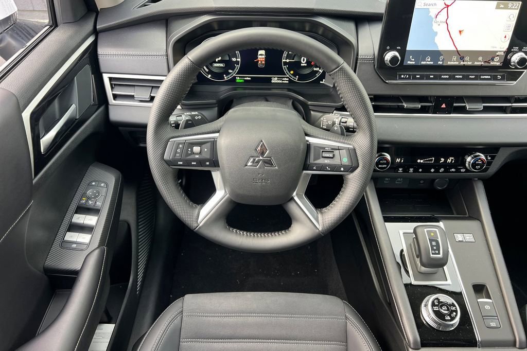 New 2025 Mitsubishi Outlander SE image 15