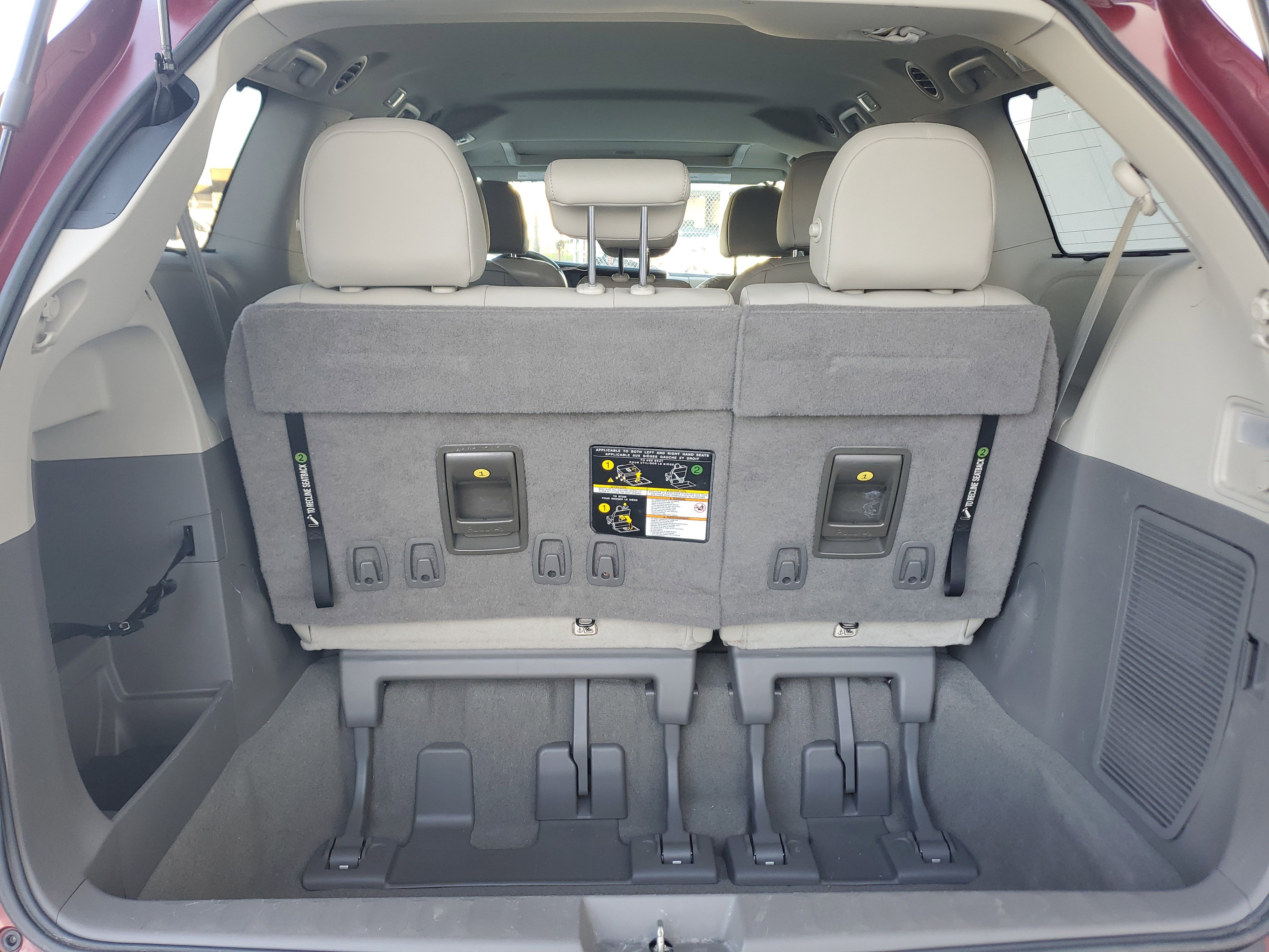 Used 2020 Toyota Sienna XLE image 17