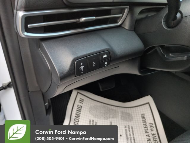 Used 2023 Hyundai Elantra SEL FWD image 13