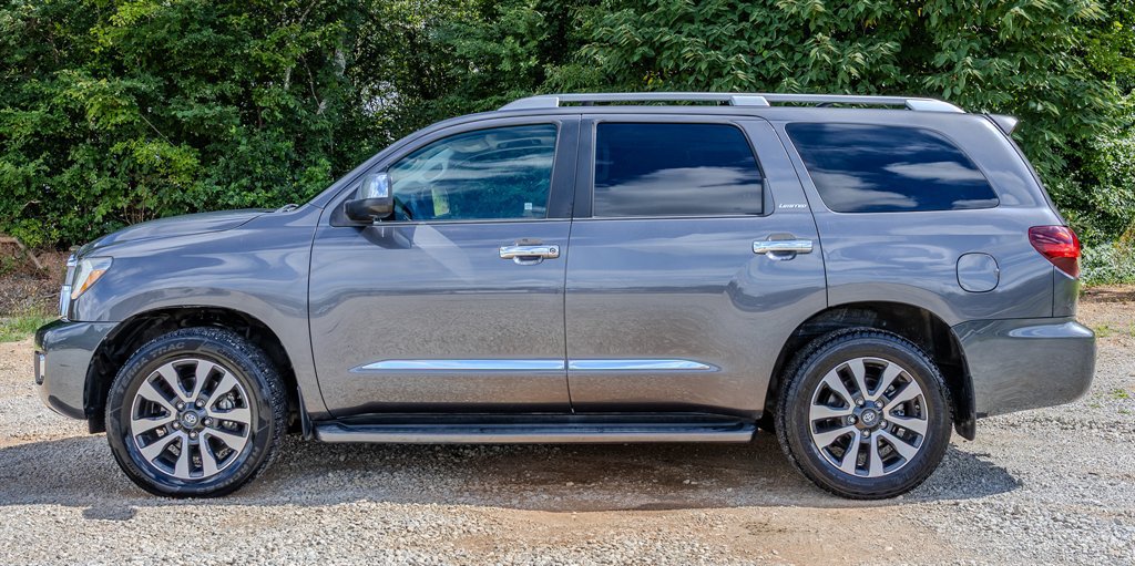 Used 2018 Toyota Sequoia Limited w/ Safety & Convenience Package RWD image 2