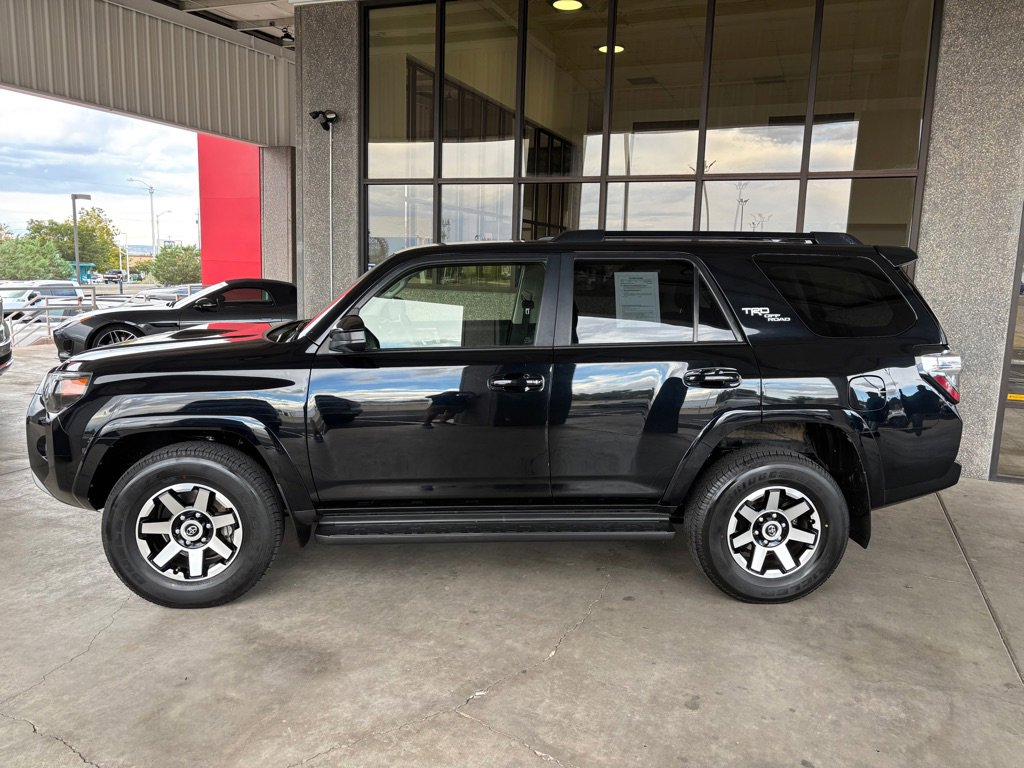 Used 2024 Toyota 4Runner TRD Off-Road image 2