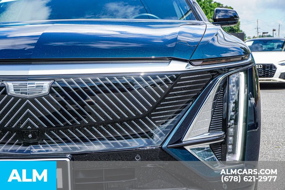Used 2024 Cadillac Lyriq Luxury AWD/4WD image 11
