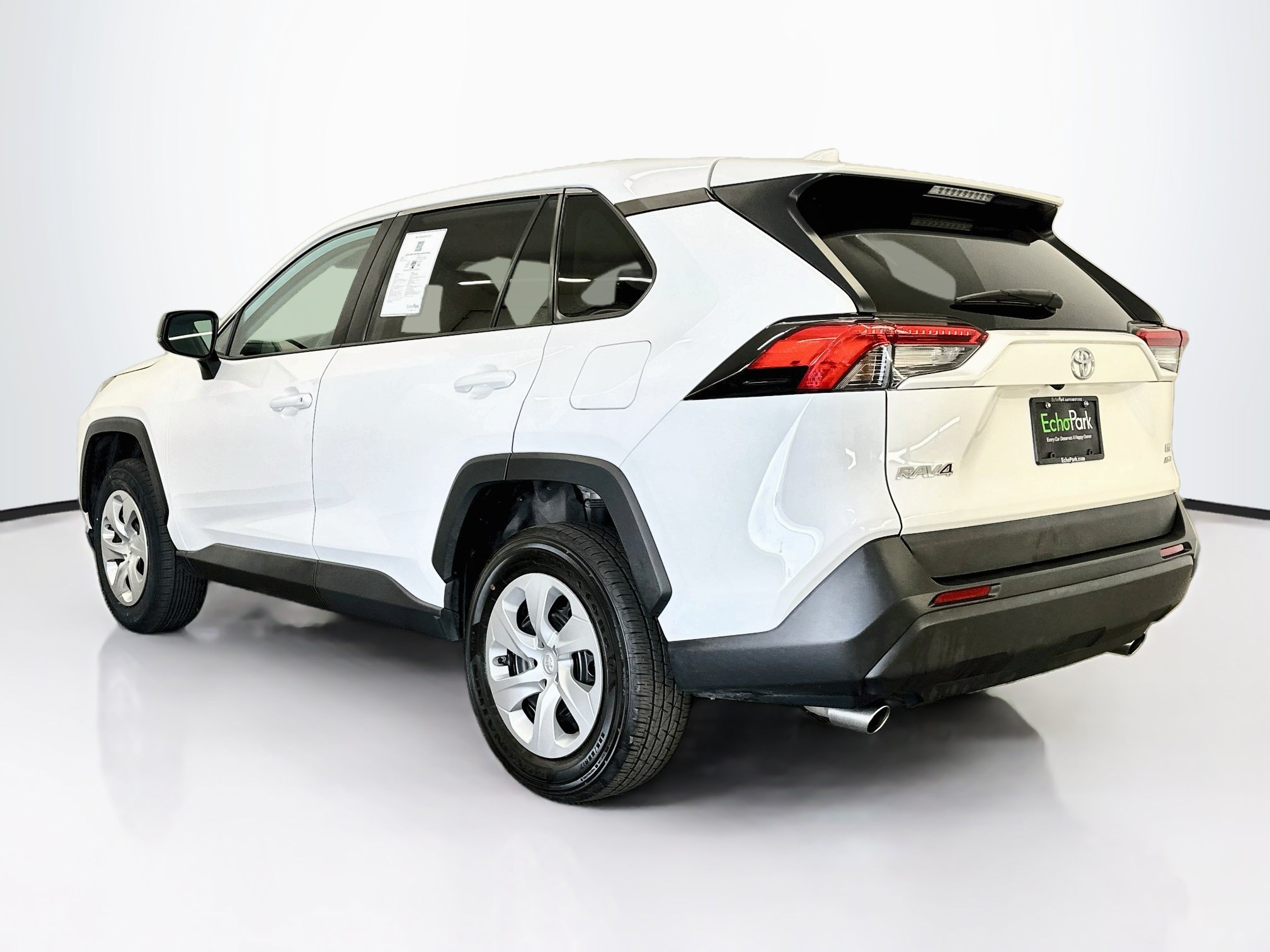 Used 2025 Toyota RAV4 LE AWD/4WD image 5