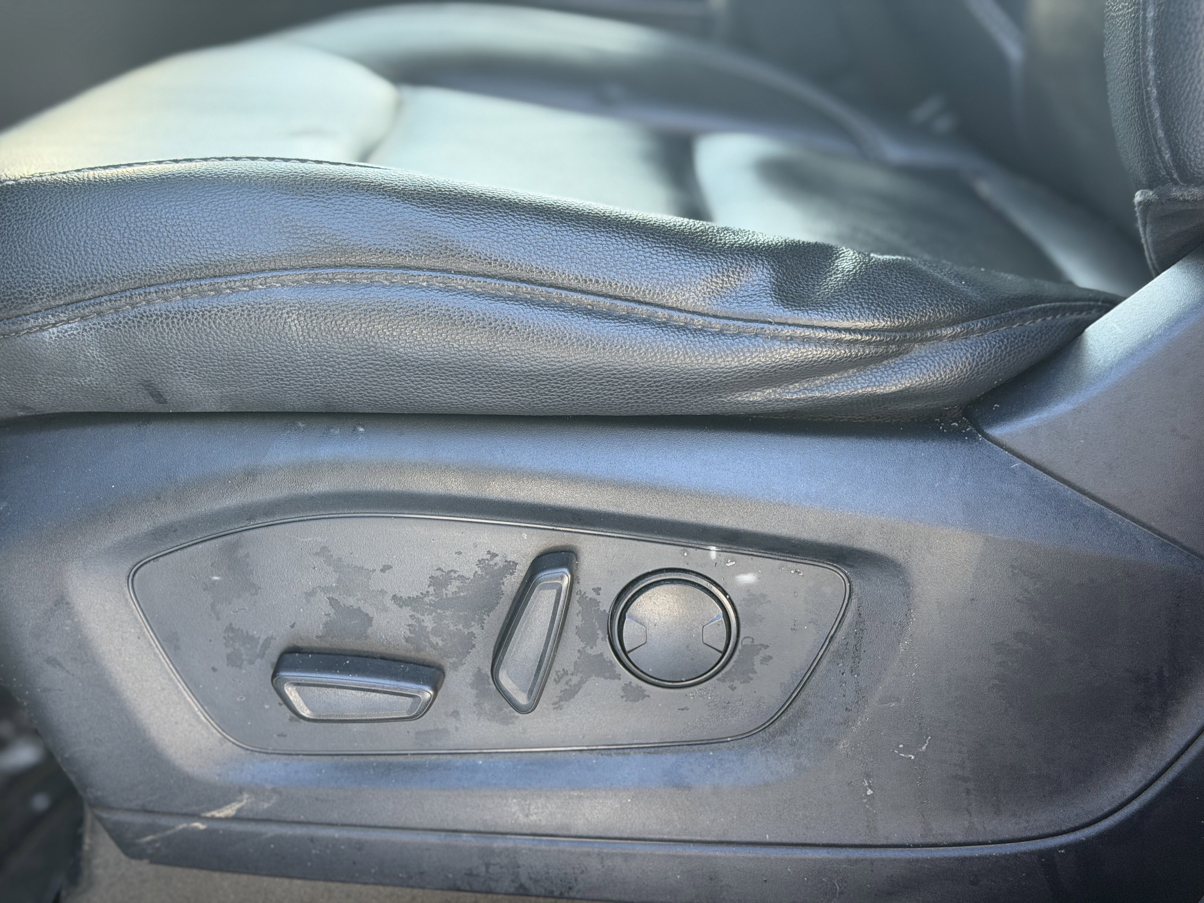 Used 2021 Ford Explorer XLT w/ Equipment Group 202A image 25