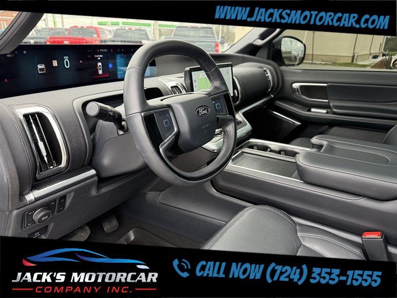 Used 2025 Ford Expedition Platinum w/ Stealth Appearance Package AWD/4WD image 29