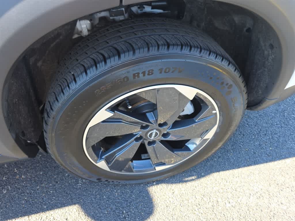 Used 2024 Nissan Rogue SV AWD/4WD image 27