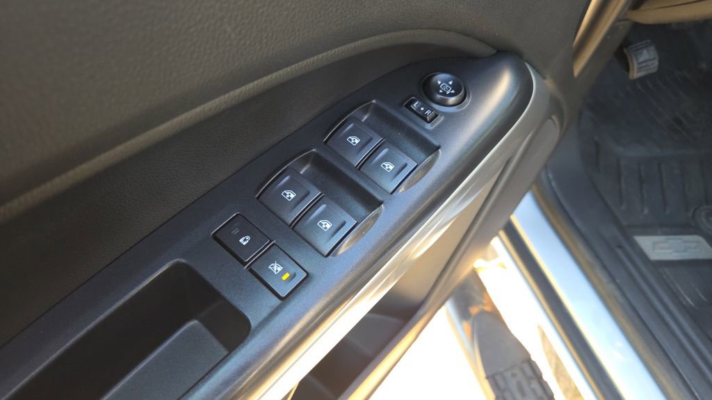 Used 2020 Chevrolet Colorado LT w/ Luxury Package AWD/4WD image 6