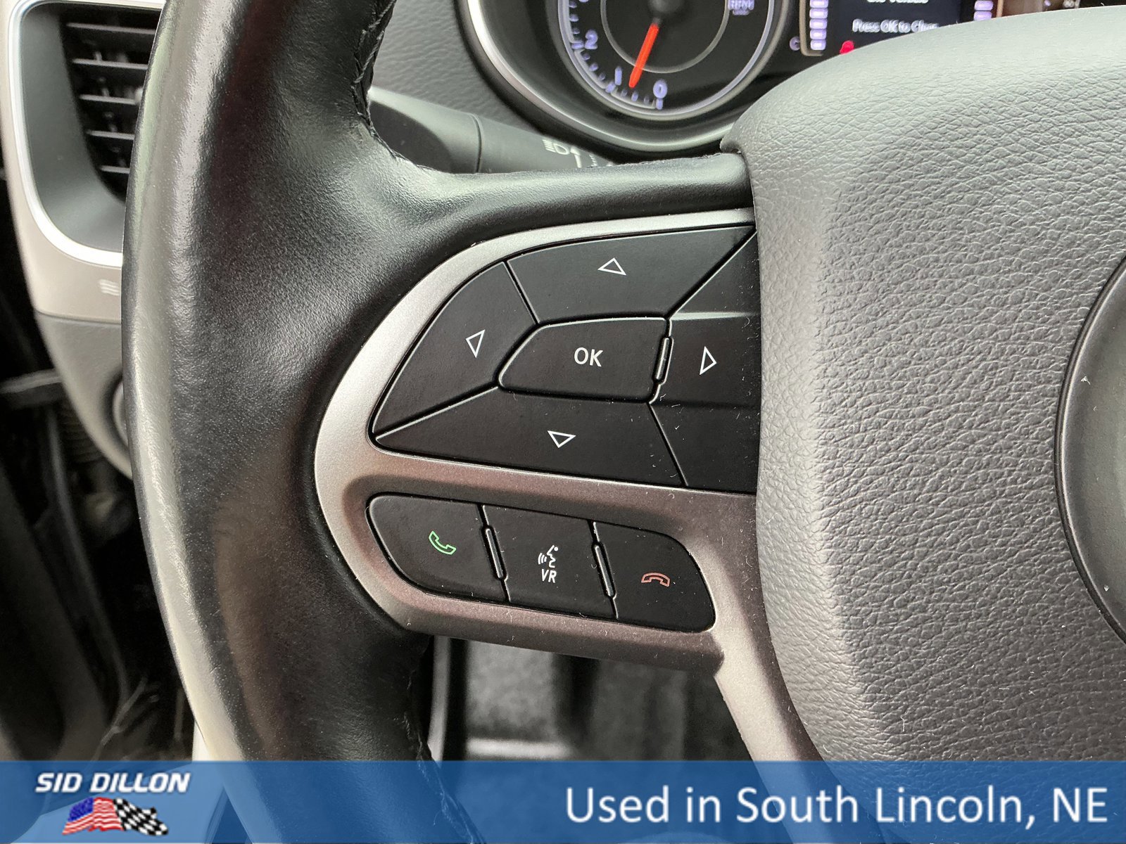 Used 2021 Jeep Cherokee Latitude Lux w/ Mopar Interior Package image 9