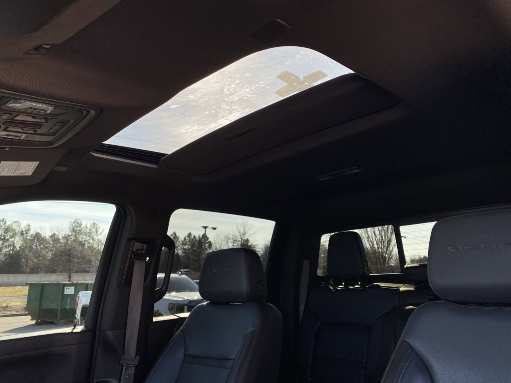 Used 2021 GMC Sierra 2500 Denali w/ Denali Ultimate Package image 23