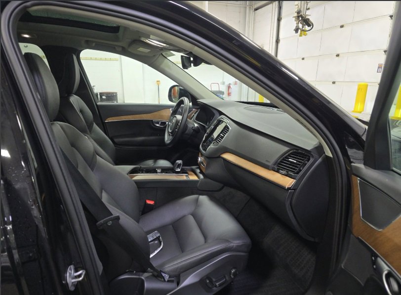 Used 2024 Volvo XC90 T8 Plus w/ Protection Package Premier image 14