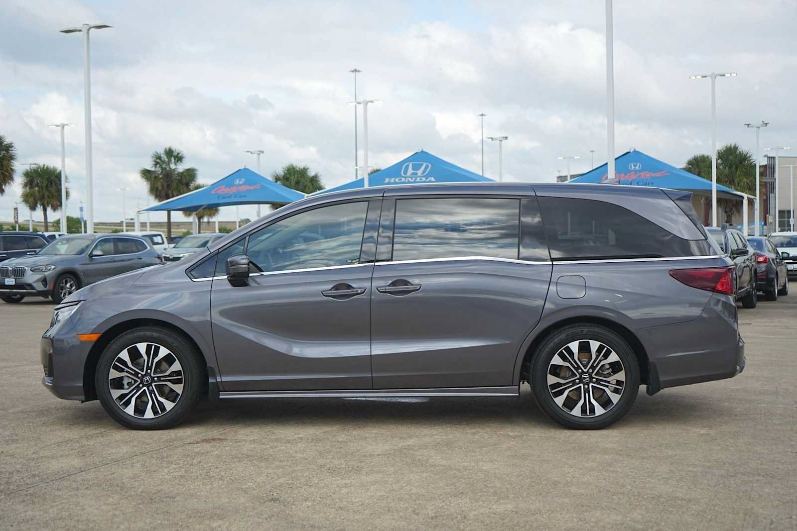 Certified 2026 Honda Odyssey Elite image 3