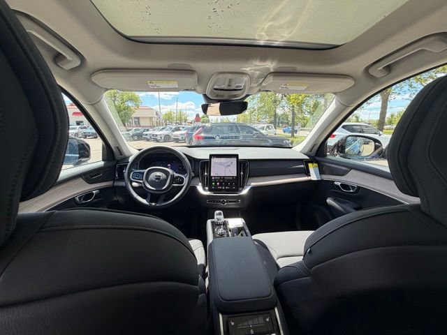 Used 2026 Volvo XC90 B6 Plus w/ Protection Package Premier AWD/4WD image 14