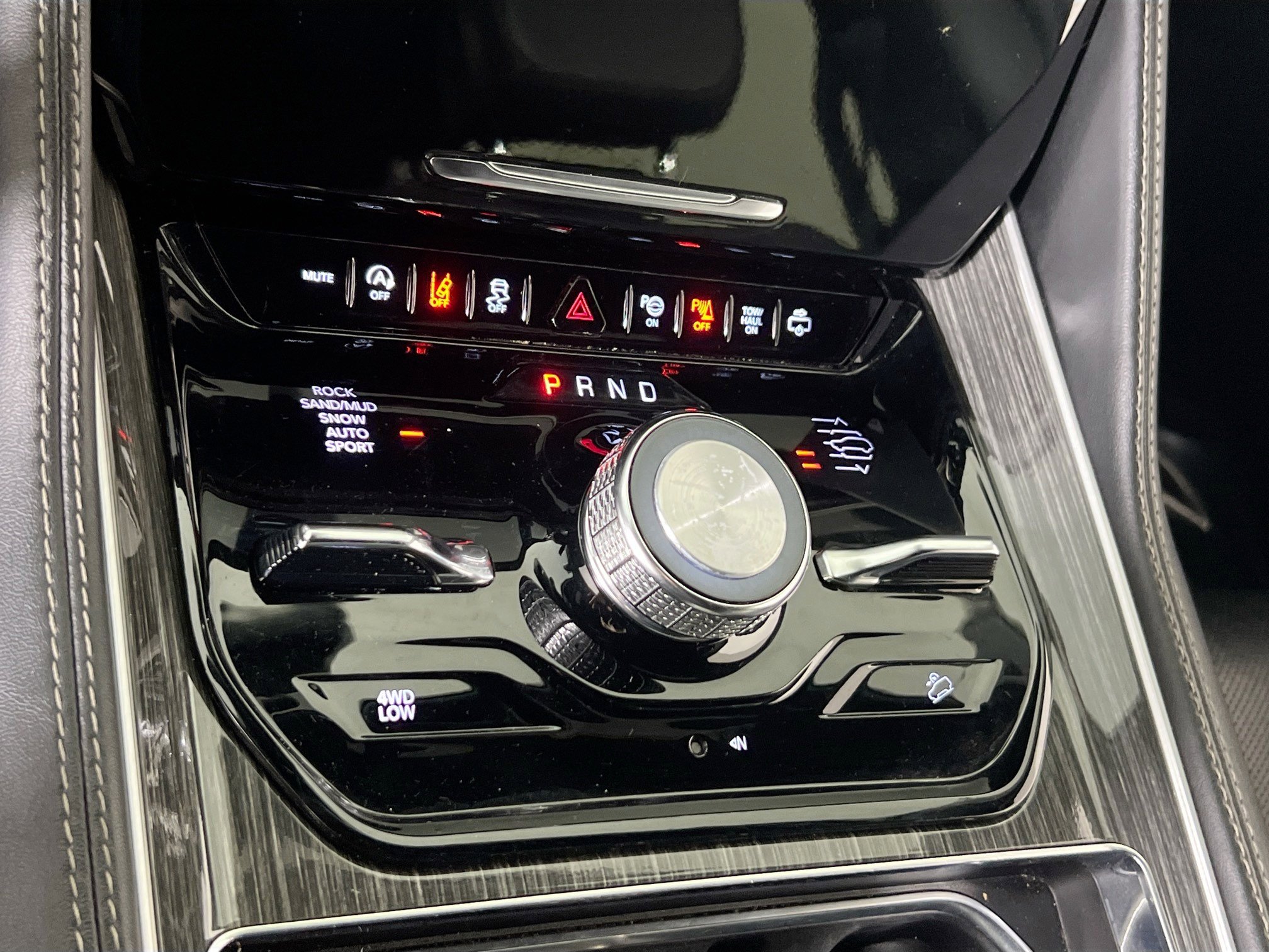 Used 2022 Jeep Wagoneer Series III w/ Convenience Group I image 17