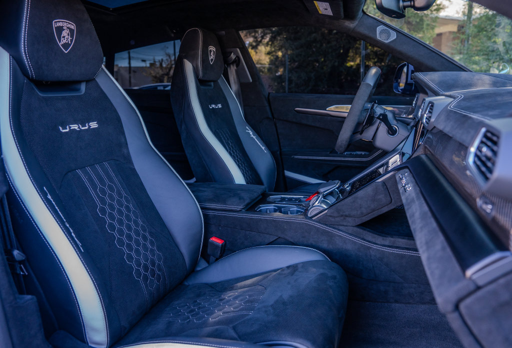Used 2024 Lamborghini Urus Performante AWD/4WD image 22