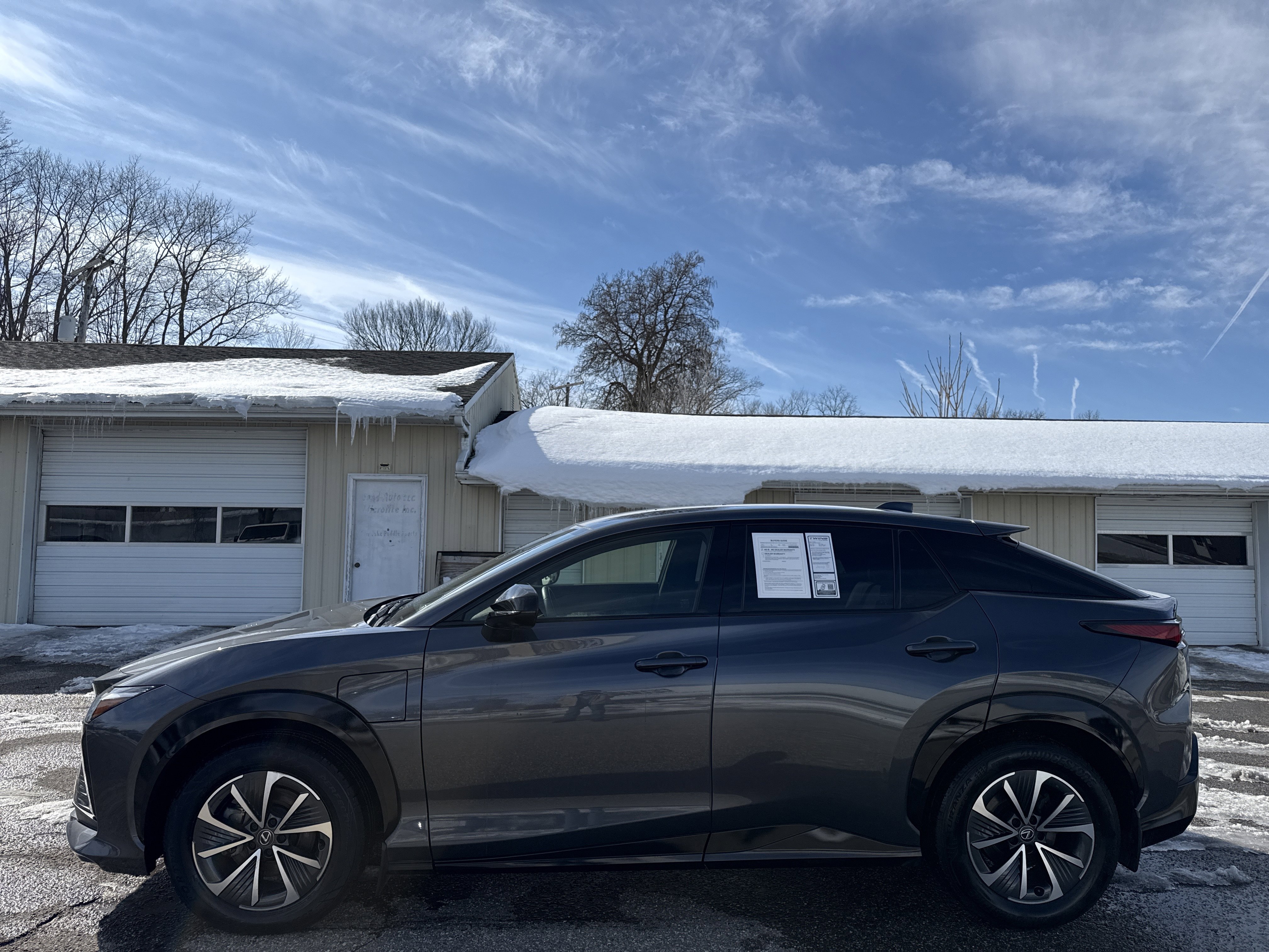 Used 2023 Lexus RZ 450e Premium w/ Accessory Package (2T) image 11