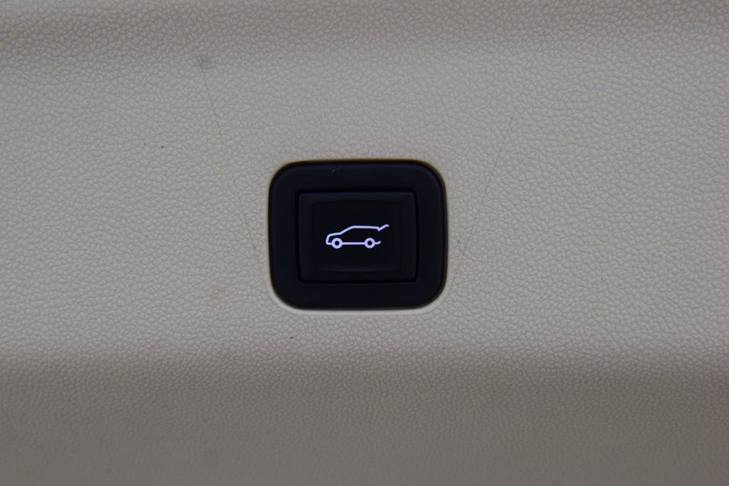 Used 2023 Cadillac Escalade Premium Luxury Platinum image 26