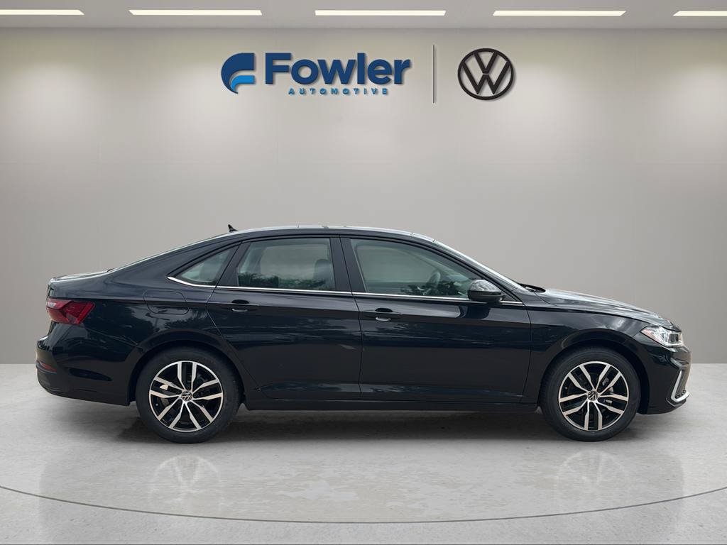 New 2026 Volkswagen Jetta SE FWD image 8