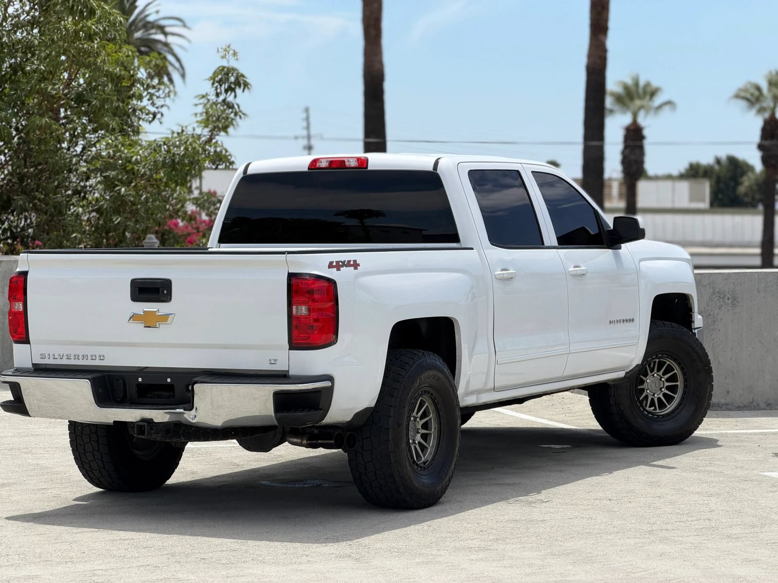 Used 2015 Chevrolet Silverado 1500 LT w/ LT Convenience Package AWD/4WD image 5