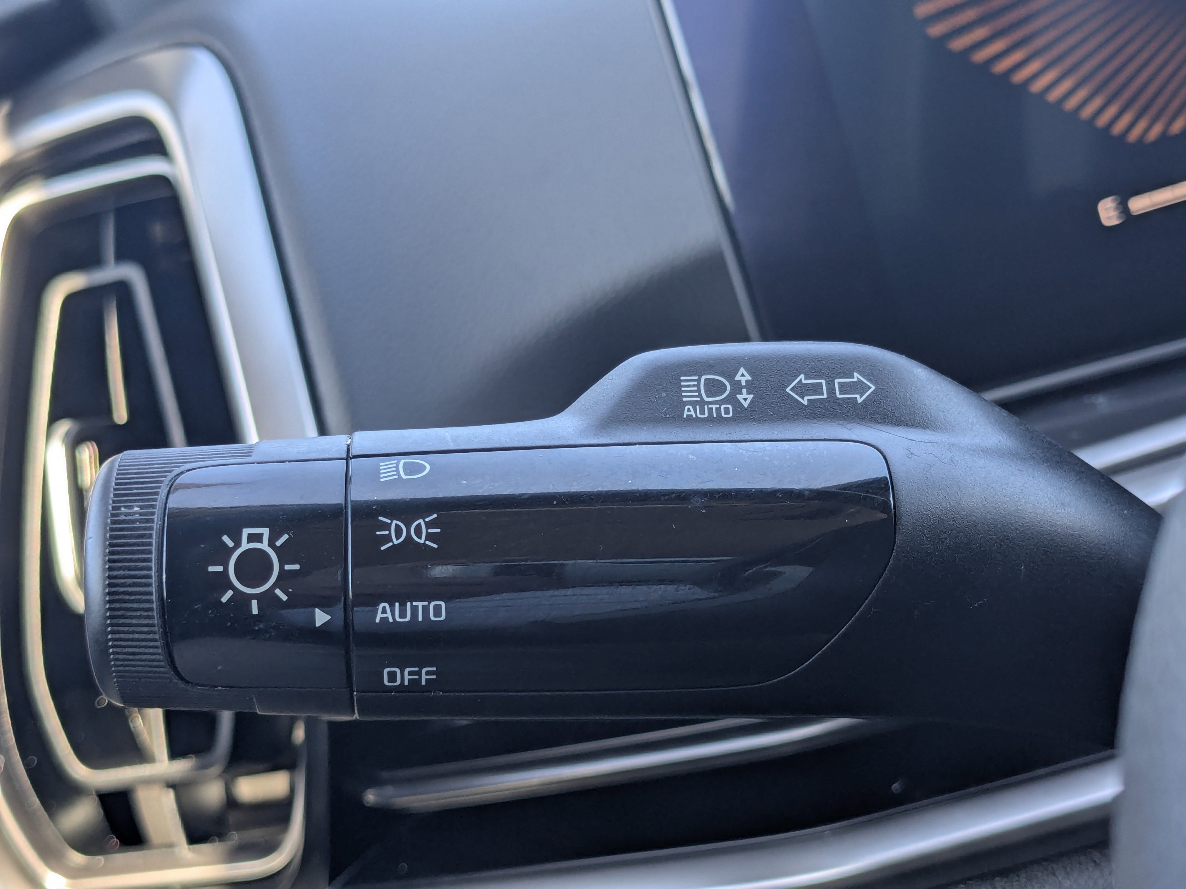 Certified 2025 Kia Sorento S image 37