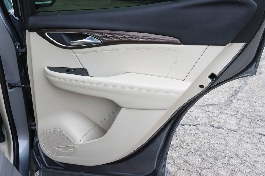 Used 2022 Buick Envision Avenir w/ Technology Package II image 18