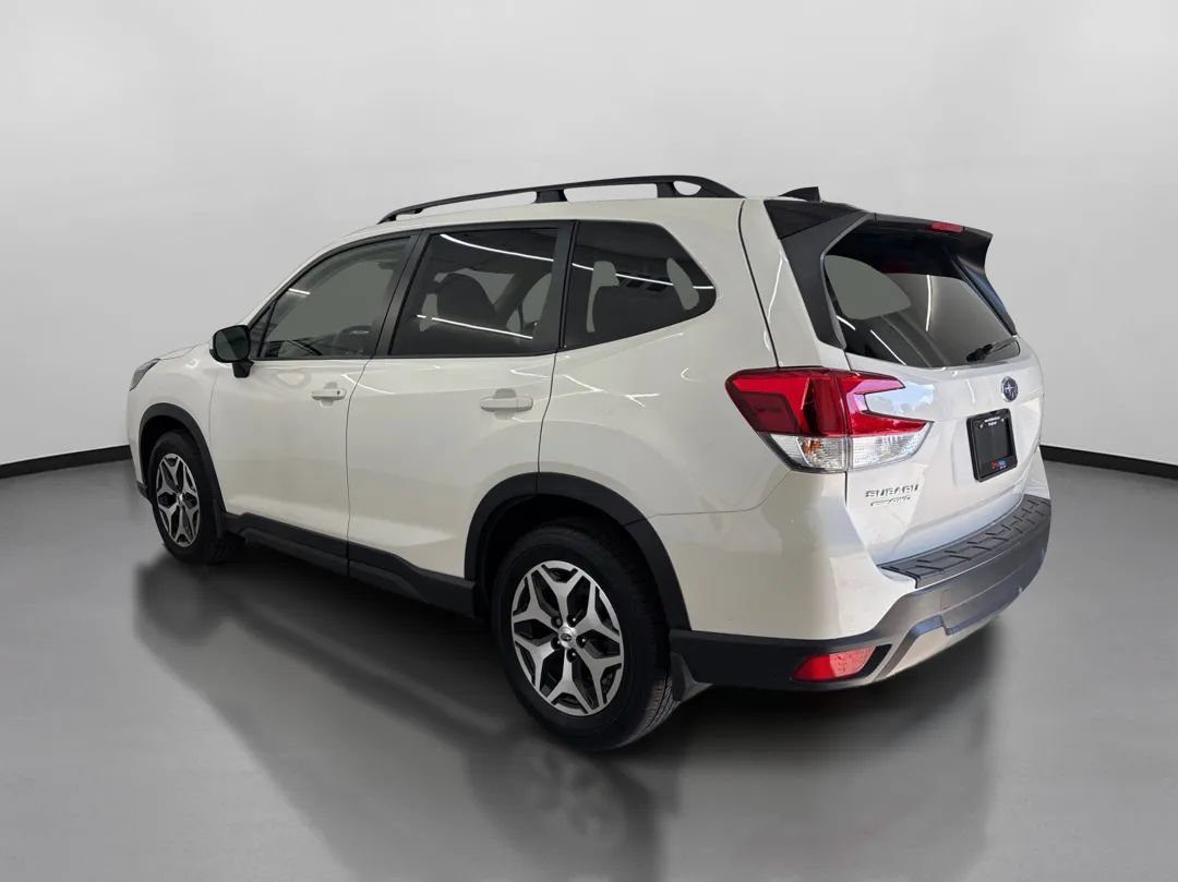 Used 2024 Subaru Forester Premium AWD/4WD image 7