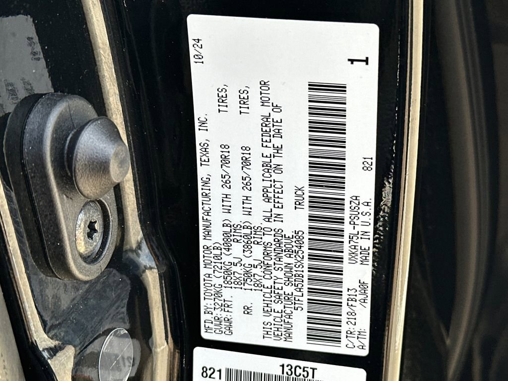 Used 2025 Toyota Tundra SR5 AWD/4WD image 31