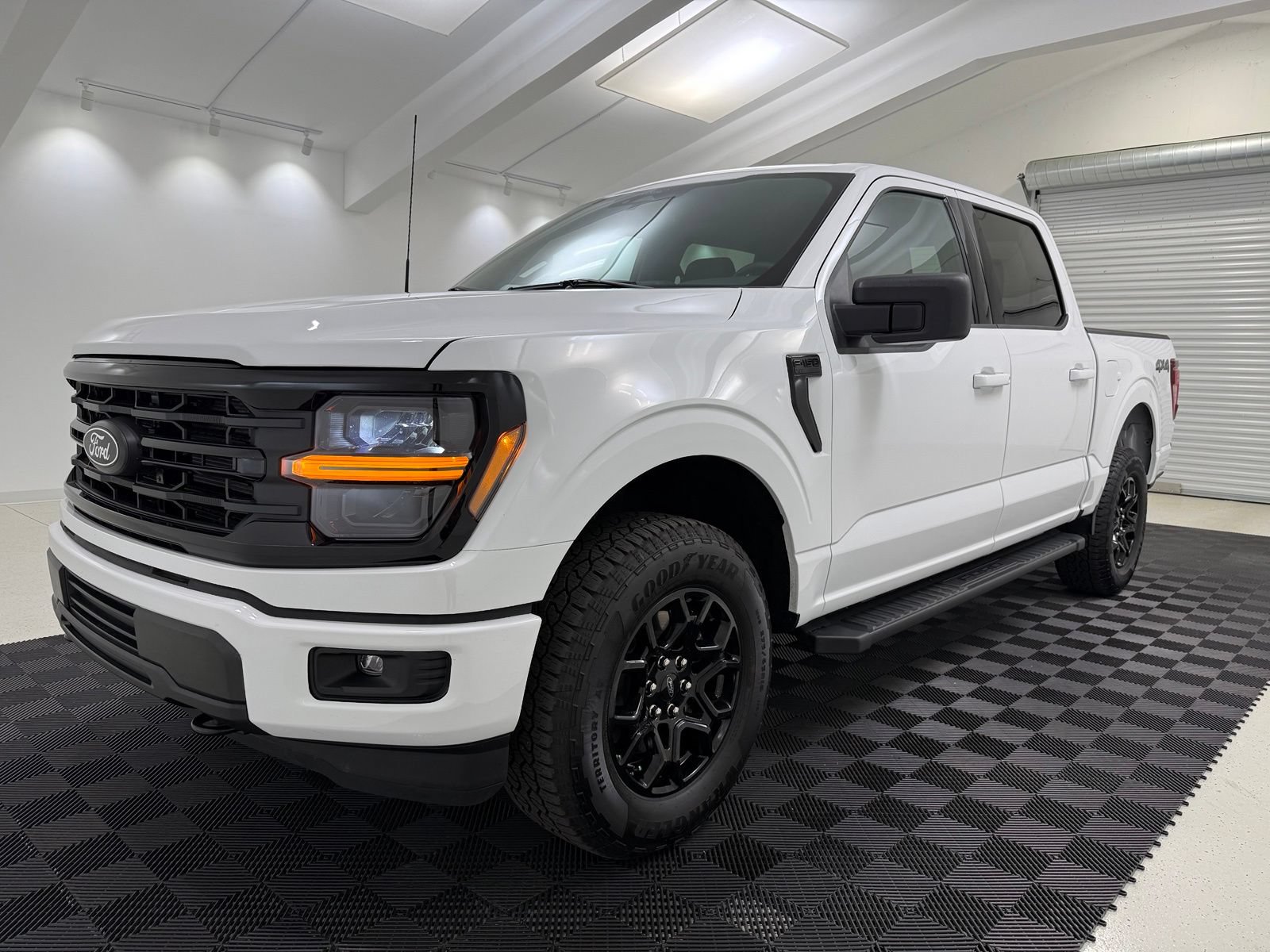 New 2026 Ford F150 XLT w/ XLT Black Appearance Package AWD/4WD image 3