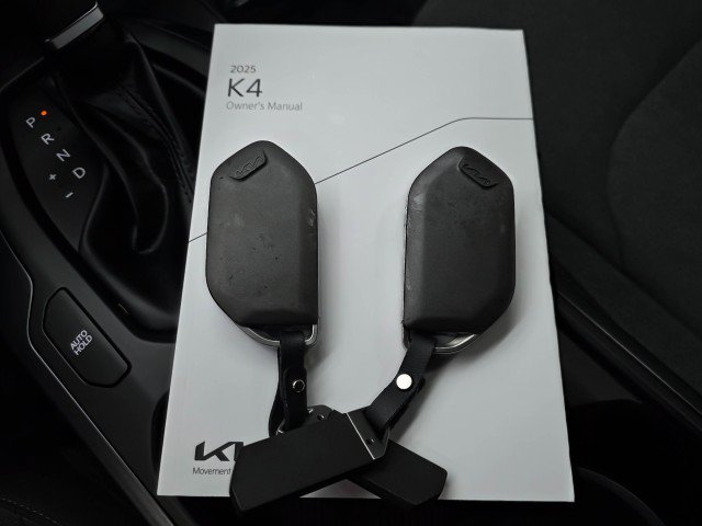 Used 2025 Kia K4 FWD image 38