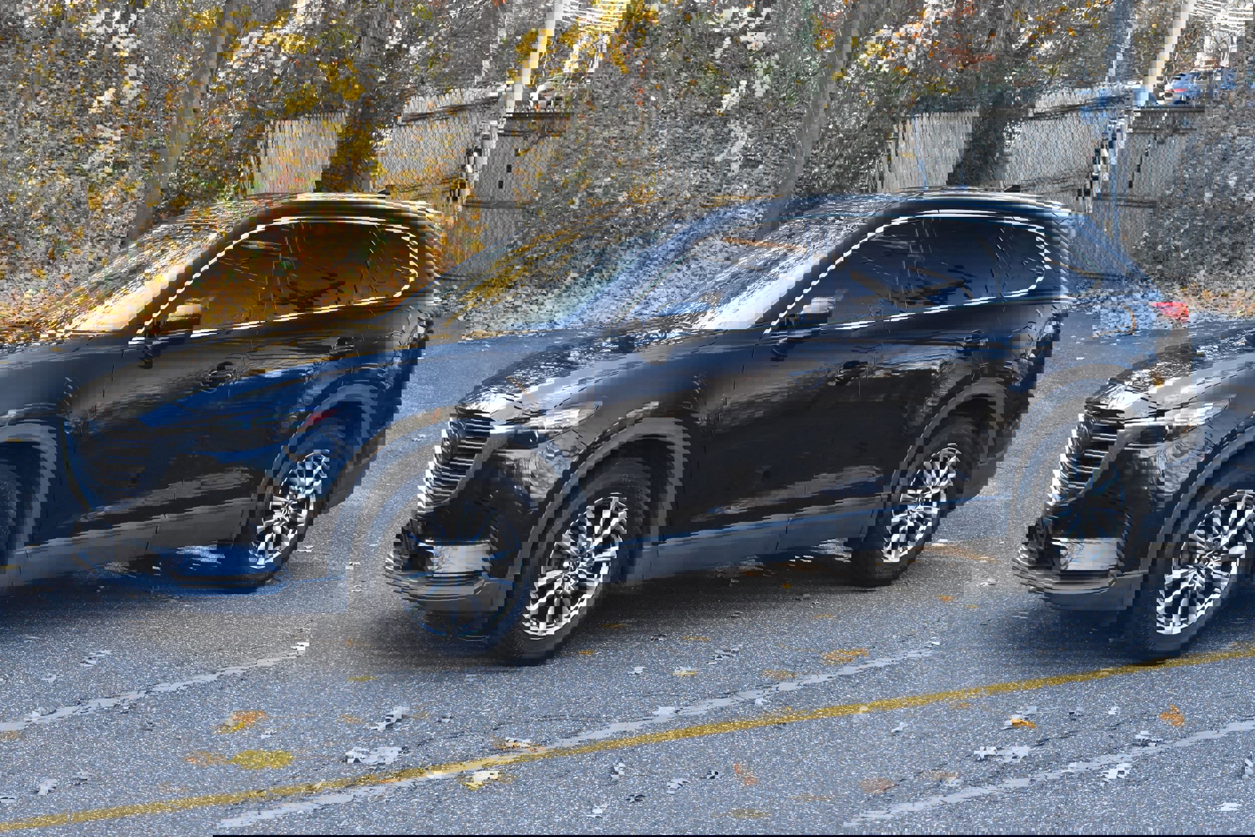 Used 2018 MAZDA CX-9 Touring w/ Touring Premium Package image 2