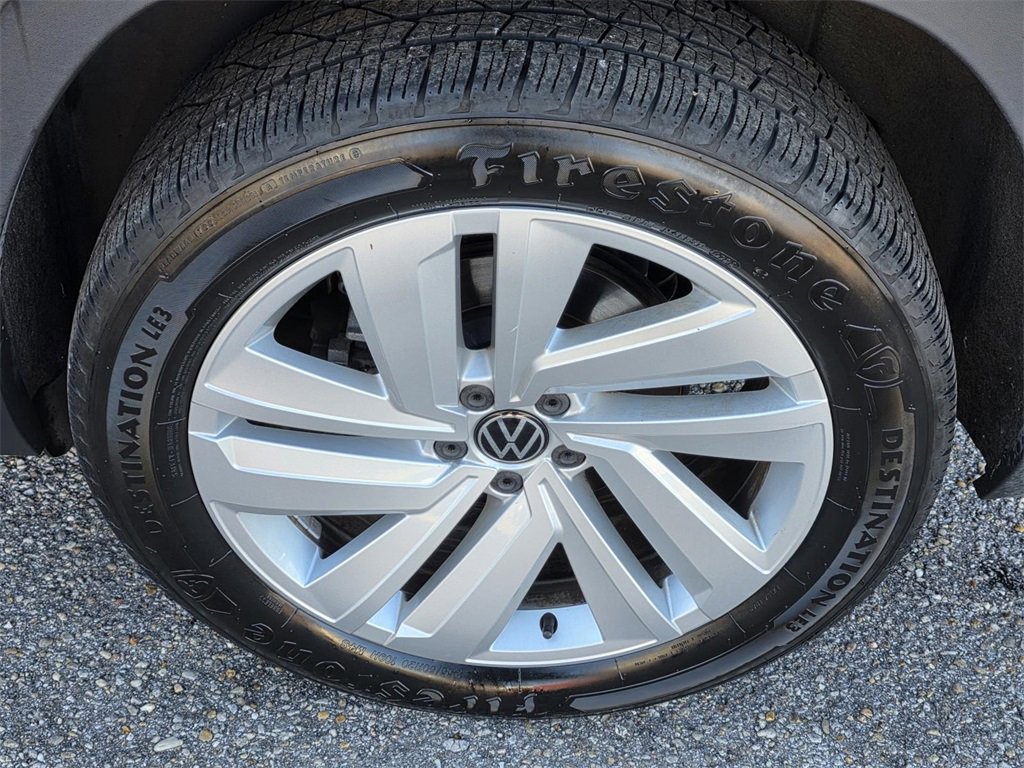 Used 2020 Volkswagen Atlas Cross Sport SE w/ Panoramic Sunroof Package image 37