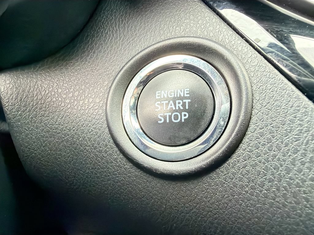 Used 2021 Toyota C-HR XLE FWD image 33