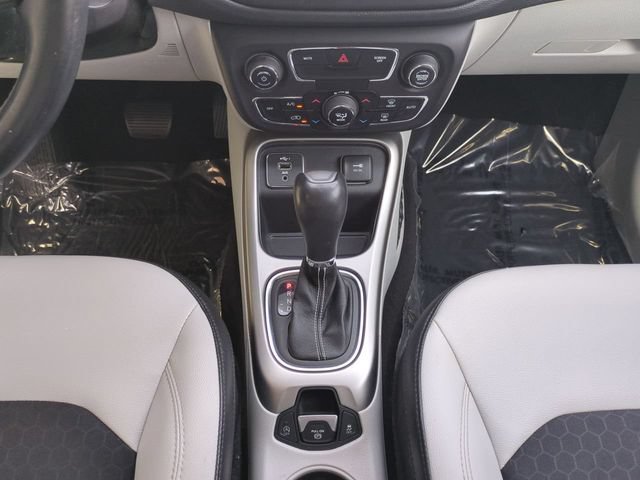 Used 2019 Jeep Compass Latitude w/ Popular Equipment Group FWD image 19