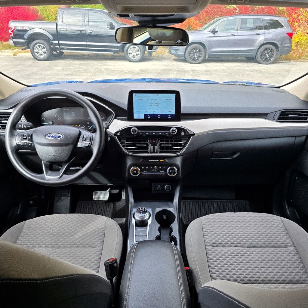 Used 2020 Ford Escape SE image 2
