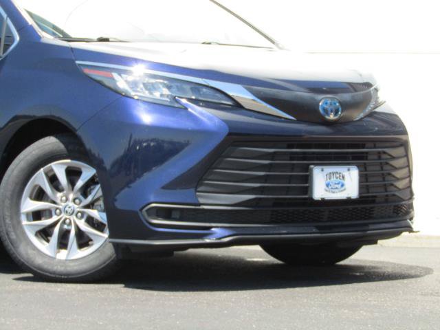 Used 2022 Toyota Sienna LE AWD/4WD image 7