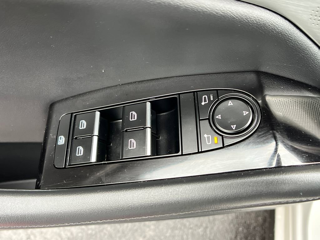 Used 2025 MAZDA MAZDA3 2.5 S Hatchback w/ Premium Pkg image 12