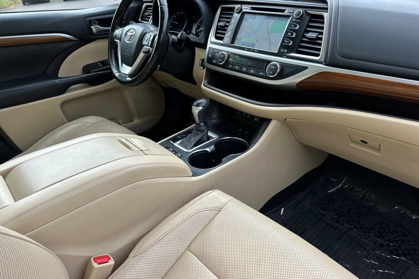 Used 2017 Toyota Highlander Limited Platinum AWD/4WD image 17