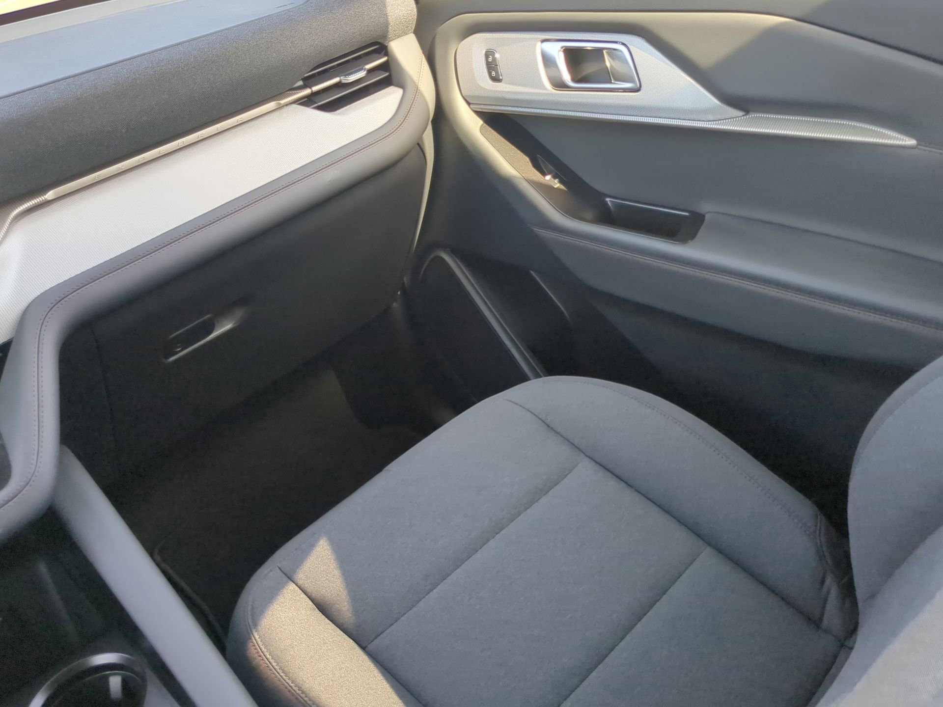 New 2026 Ford Explorer Active RWD image 55