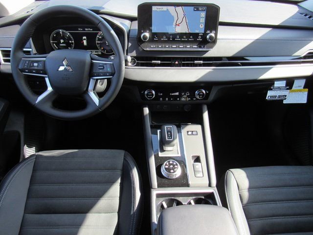New 2025 Mitsubishi Outlander SE image 10