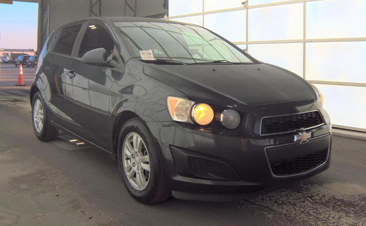 Used 2015 Chevrolet Sonic LT FWD image 3