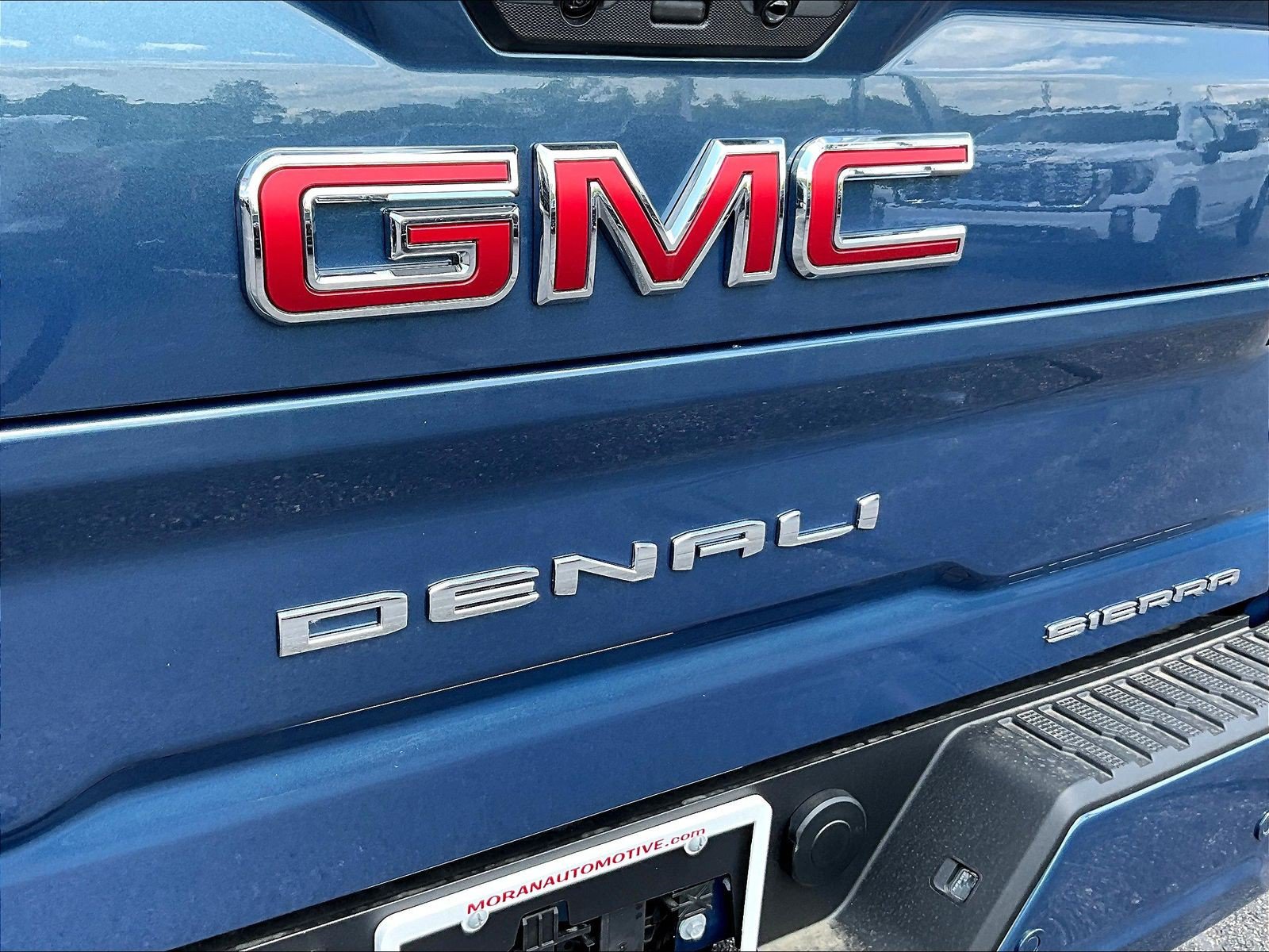New 2026 GMC Sierra 2500 Denali w/ Denali Reserve Package AWD/4WD image 14