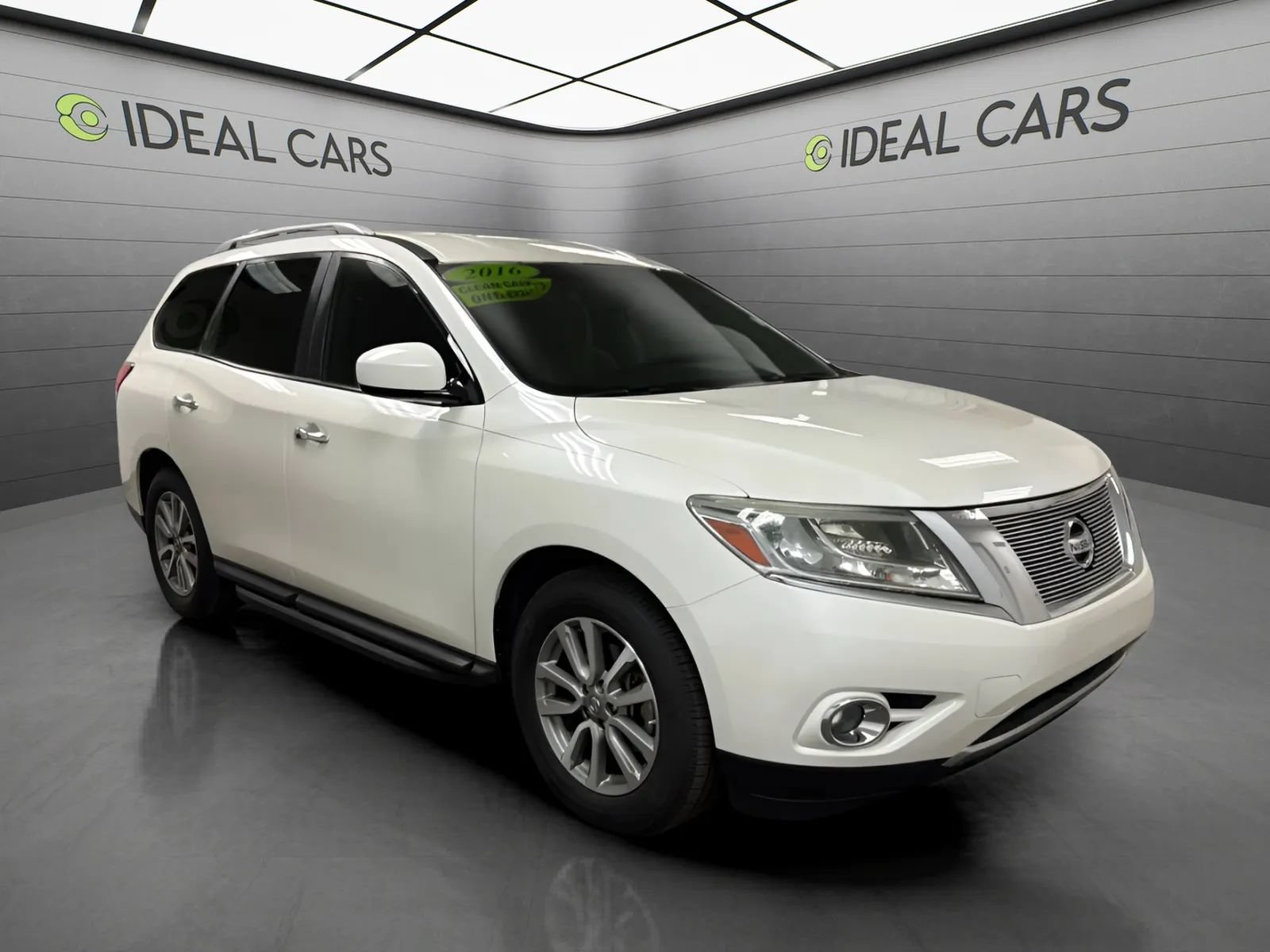 Used 2016 Nissan Pathfinder SV FWD image 3