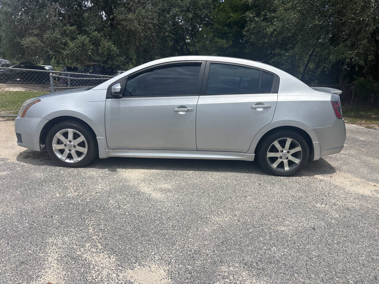 Used 2012 Nissan Sentra 2.0 SR w/ Special Edition Pkg FWD image 3