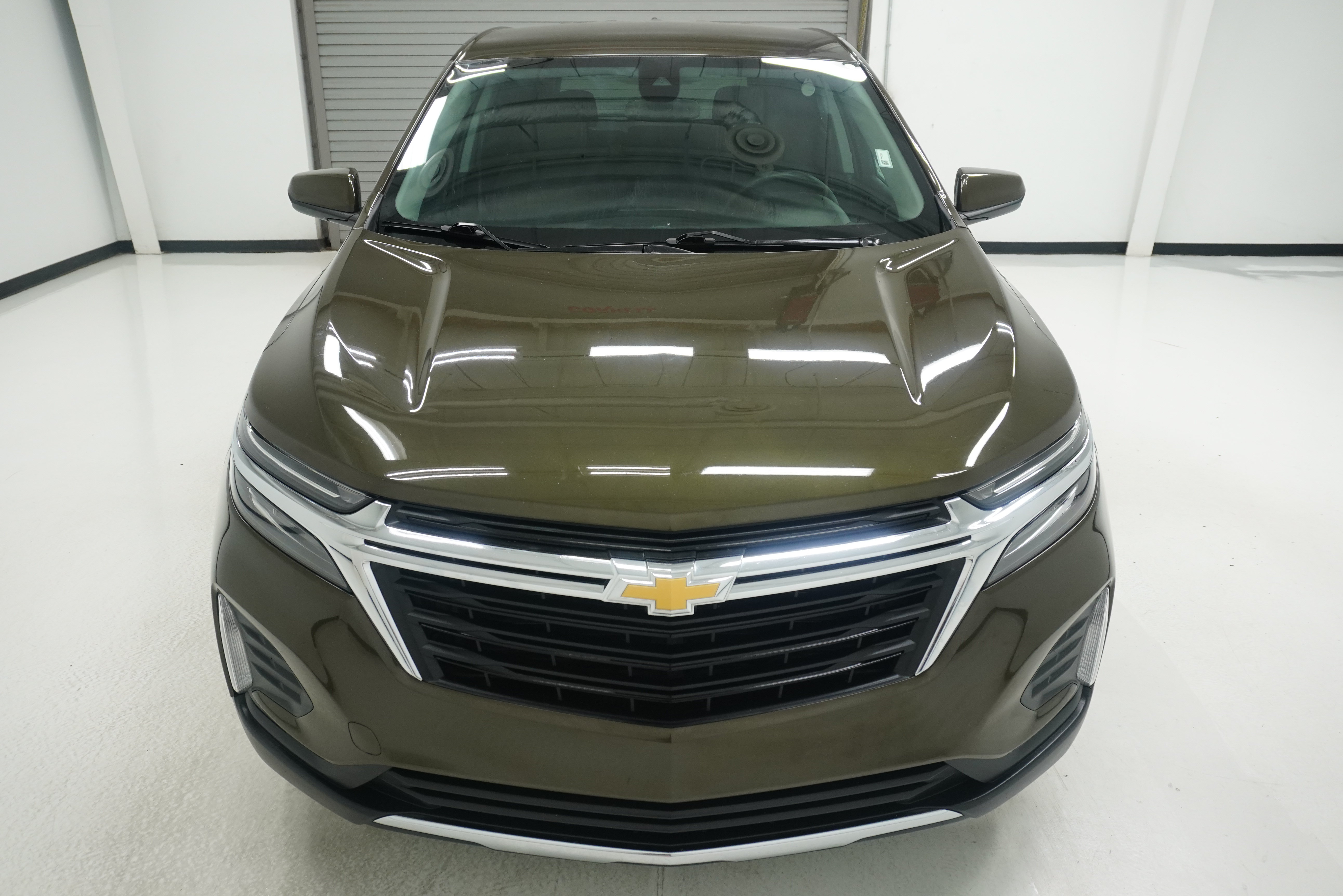 Used 2023 Chevrolet Equinox LT FWD image 2